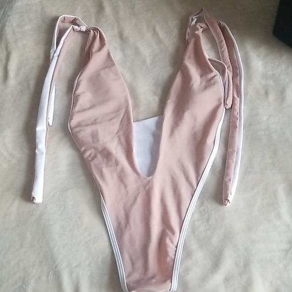 Zaful 1 piece bathing suit - Picture 2 of 3